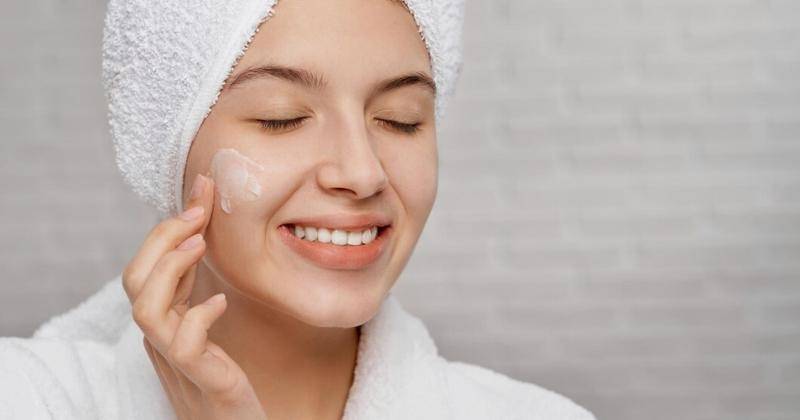 8 Rekomendasi Pelembap dengan Kandungan Ceramide untuk Ibu Hamil